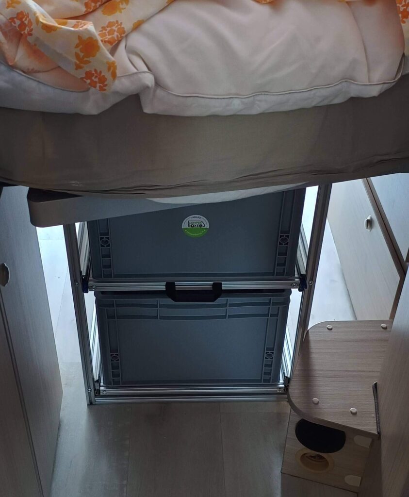 Scaffale interno gavone van