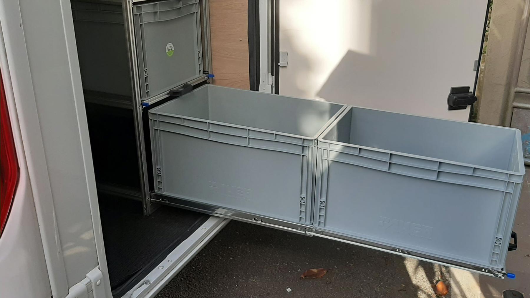 Contenitori estraibili EUROBOX sistema Infinity L40 per garage camper Laika Kosmo 912