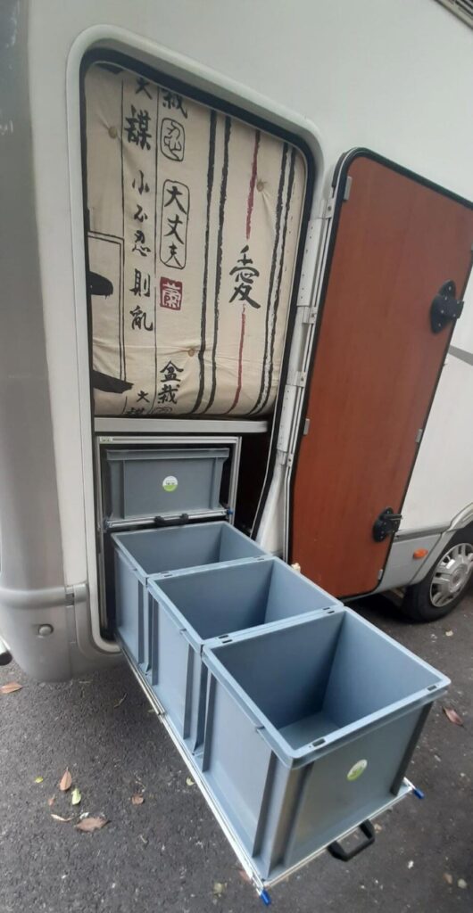 INFINITY S30 contenitori estraibili camper mobilvetta kea m71 2