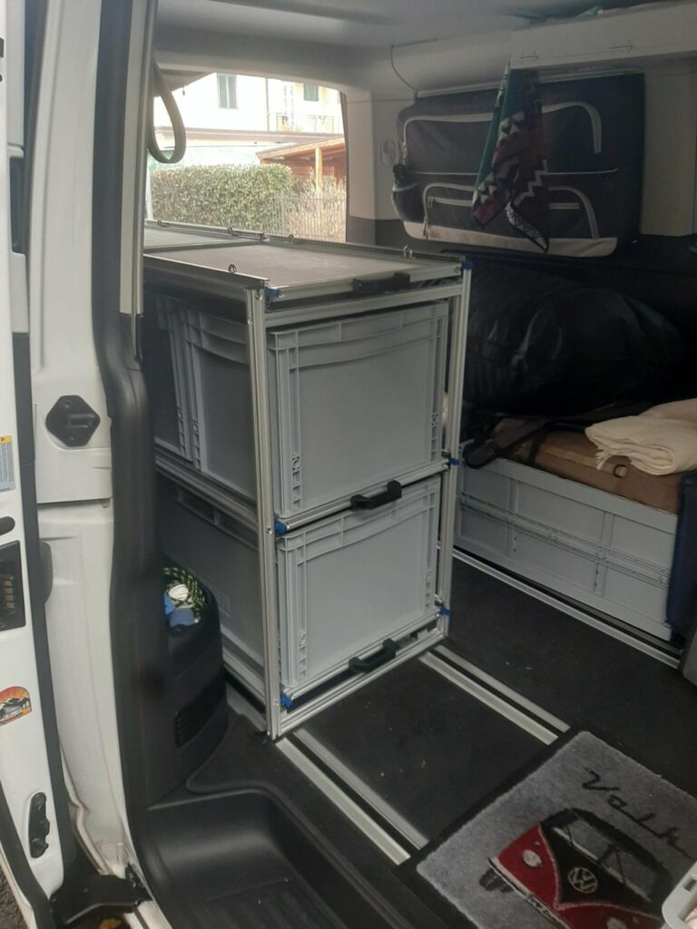 SPACE contenitori estraibili volkswagen California 1