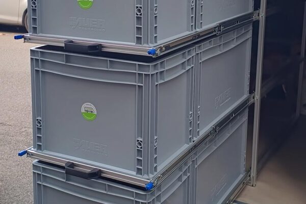 Space-3-ripiani-frontale-camper_web Sistema SPACE a 3 ripiani gavone camper