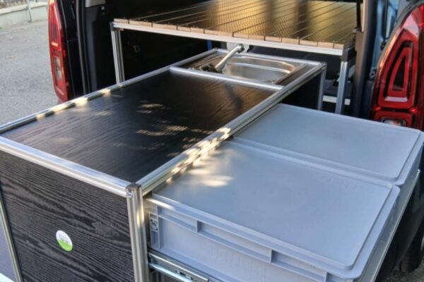 SLIDE-COOK_rete-letto_pianale-estraibile_cucina_minivan_06 SLIDE-COOK_rete-letto_pianale-estraibile_cucina_minivan_06