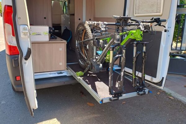 ZEFIRO-BICI_pianale-estraibile-portabici_camper-van_1 ZEFIRO-BICI_pianale-estraibile-portabici_camper-van_1