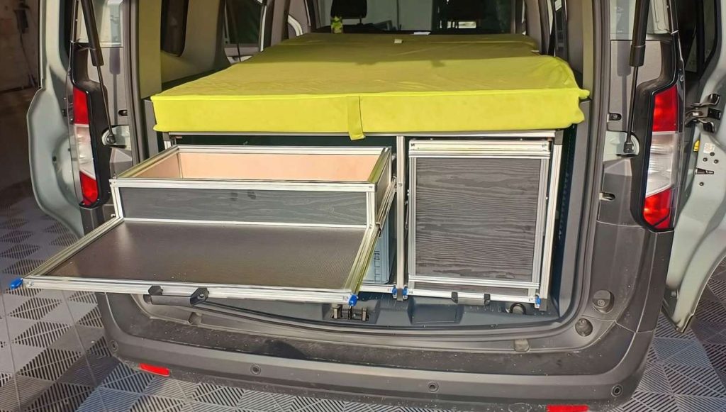 ORIZZONTE cucina rete letto minivan Ford Courier 04