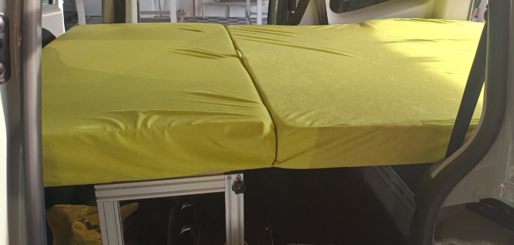 ORIZZONTE cucina rete letto minivan Ford Courier 05