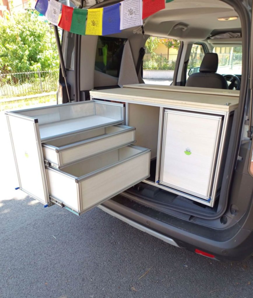 ORIZZONTE modulo cucina letto minivan Ford Courier 01