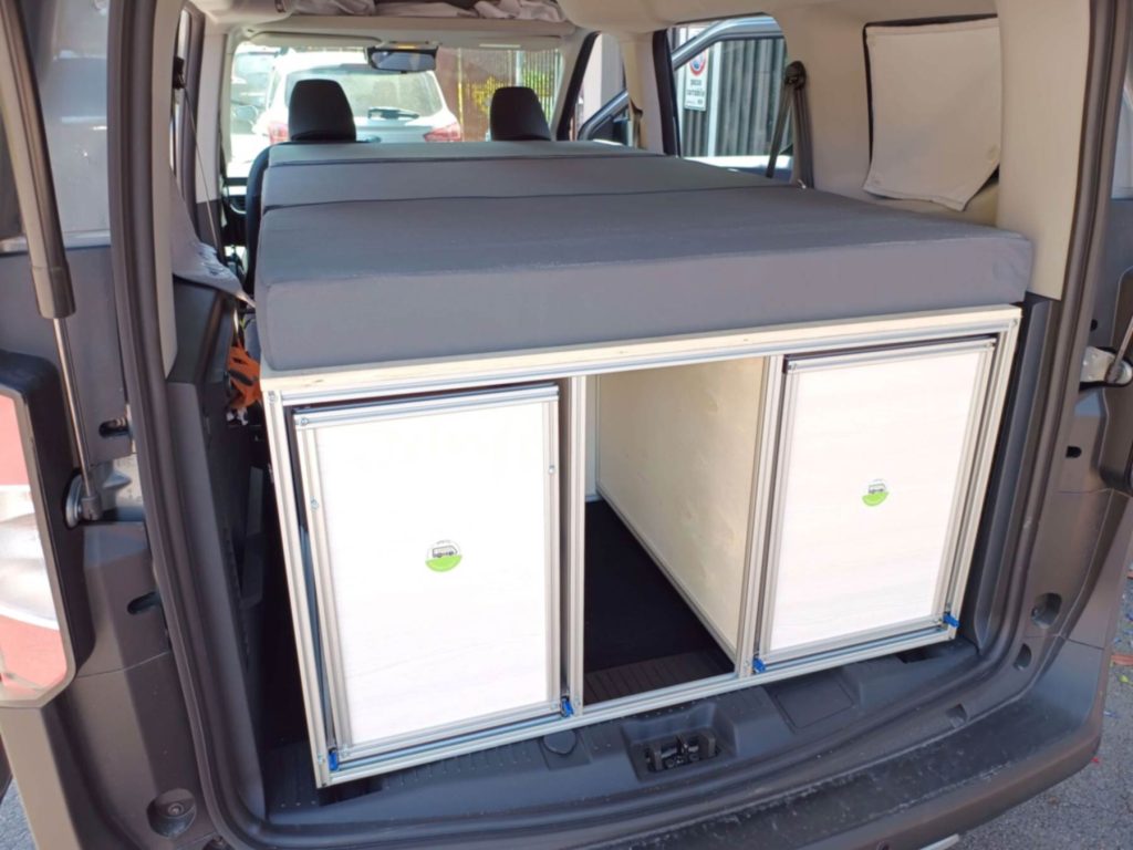 ORIZZONTE modulo cucina letto minivan Ford Courier 02
