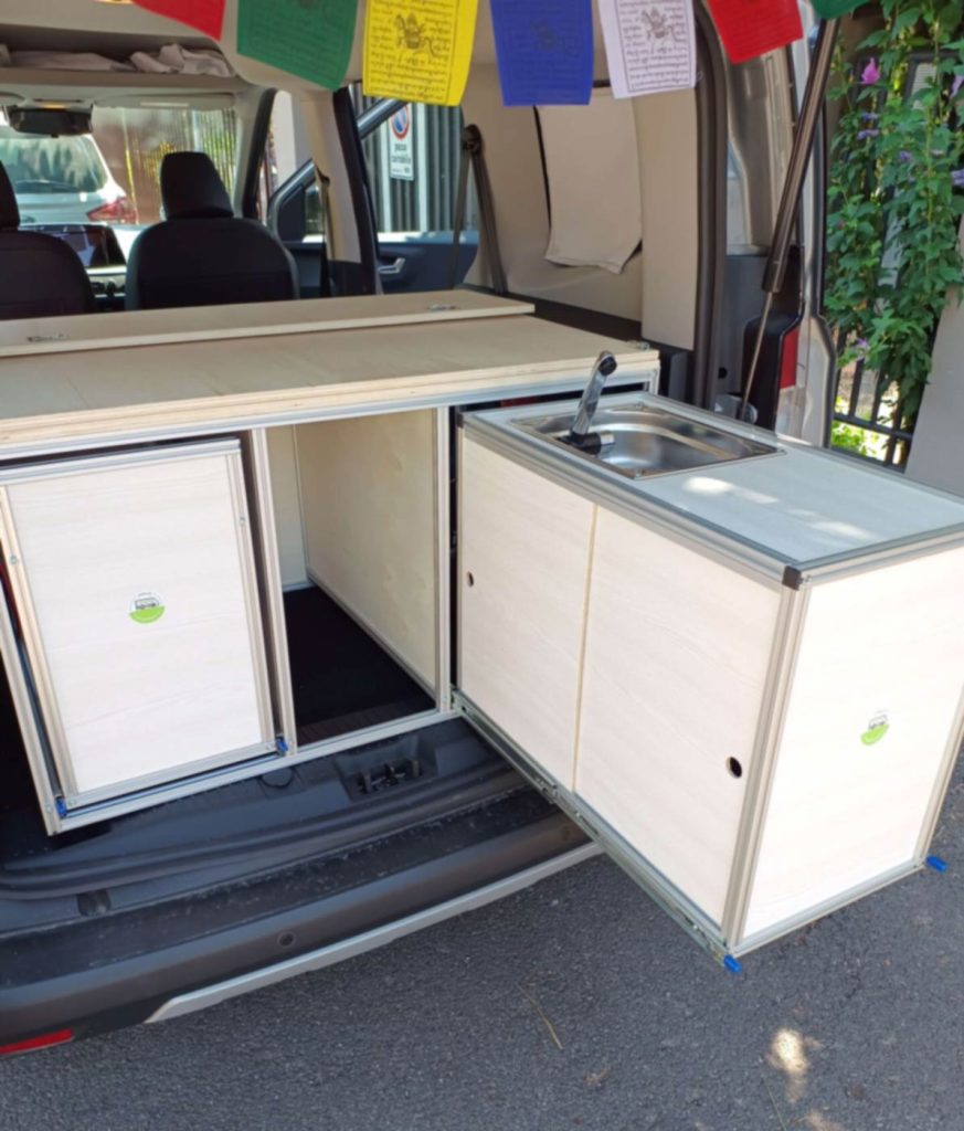ORIZZONTE modulo cucina letto minivan Ford Courier 05