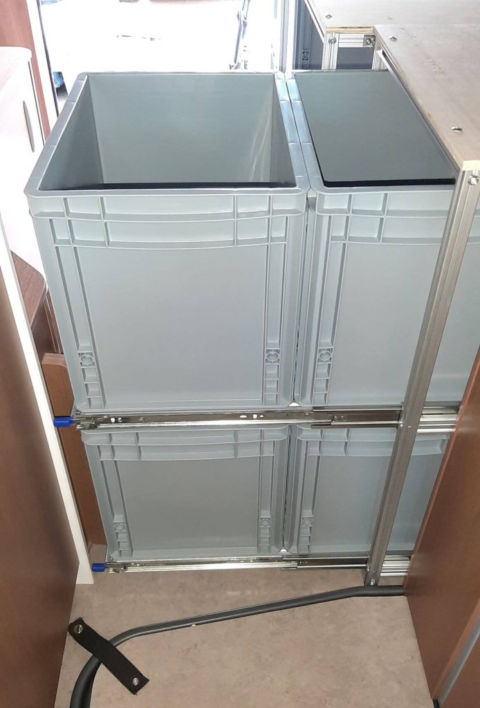 SPACE COMPACT contenitori estraibili Vantourer 600 02