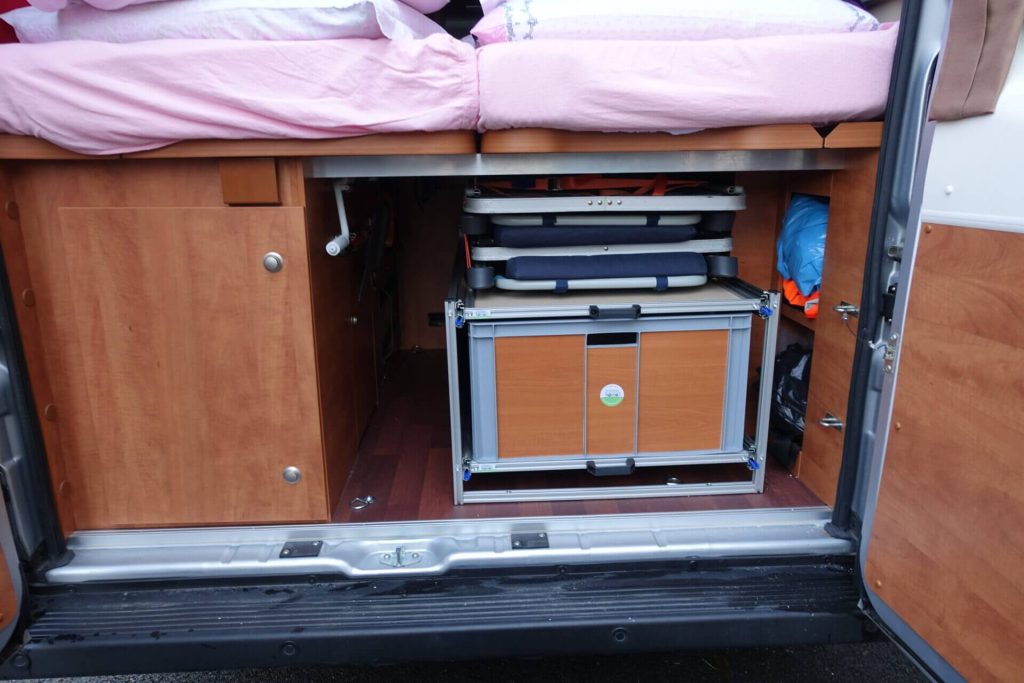 ZEFIRO INFINITY pianale contenitori estraibili VAN Carthago malibu 640 01