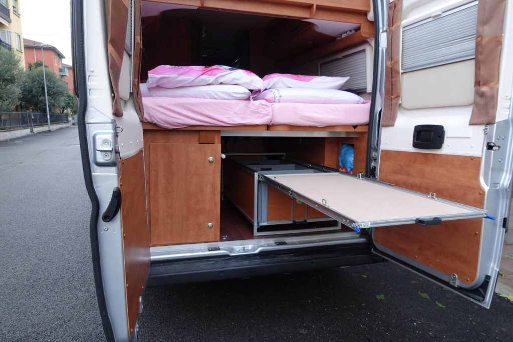 ZEFIRO INFINITY pianale contenitori estraibili VAN Carthago malibu 640 04