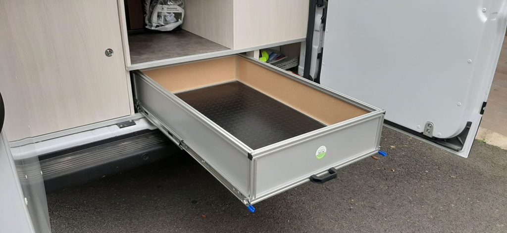 NEST contenitori estraibili van Aiesistem 01