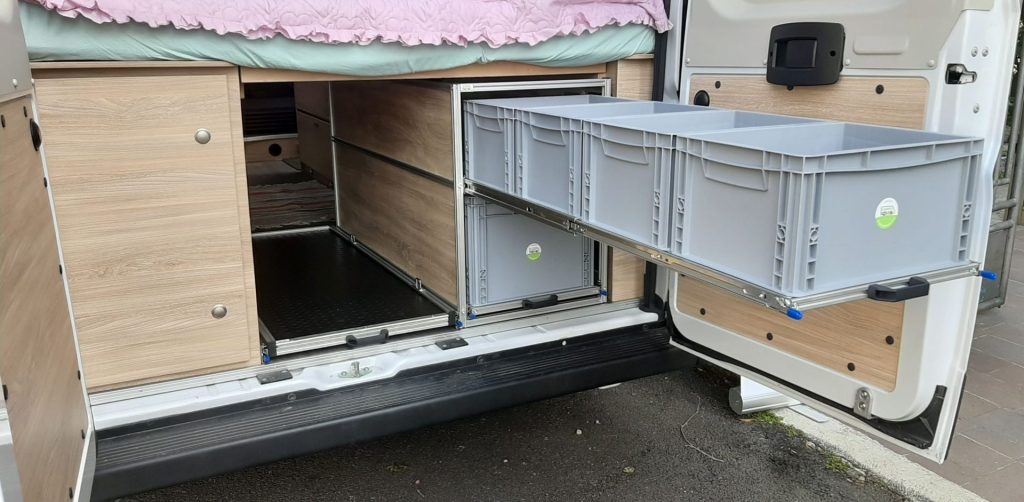 ZEFIRO INFINITY pianale contenitori estraibili van Knaus Boxstar XL 01