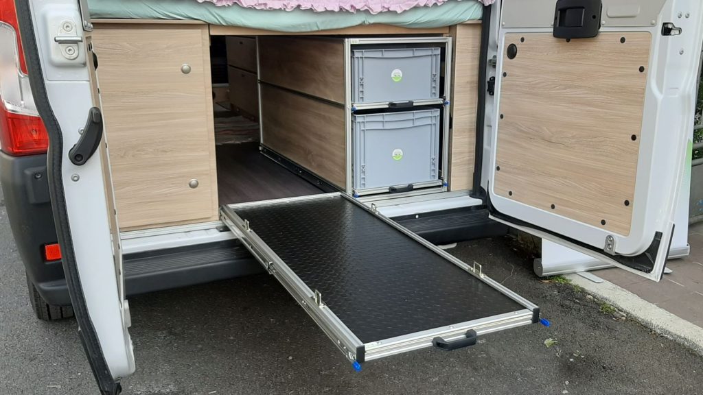 ZEFIRO INFINITY pianale contenitori estraibili van Knaus Boxstar XL 04